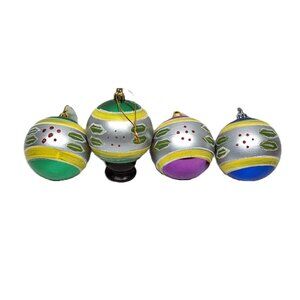 Shatter Resistant Christmas Ball Ornament Lot Plastic Holly Leaf Painted x4